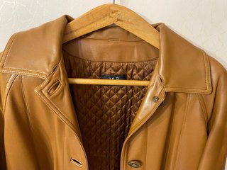 Cappotto in pelle marrone