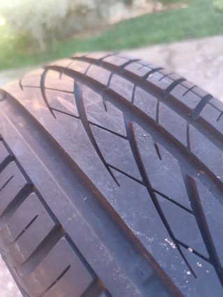 Rueda 205/55R16 marca Continental