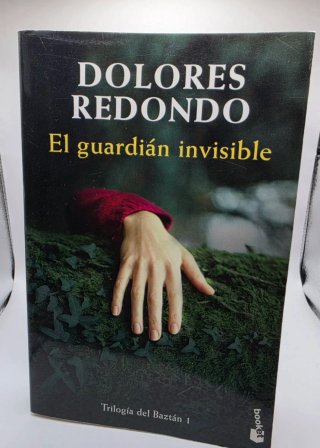 Libro "El guardian Invisible" de Dolores Redondo
