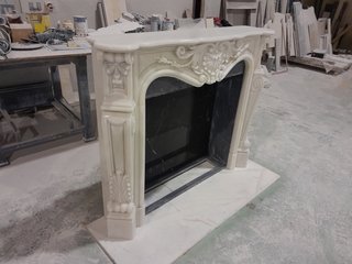Chimenea de mármol clásica