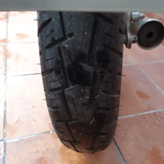 Moto Yamaha Special Roja y Plateada