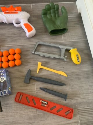Juguetes tipo Nerf, de pólvora, de sonido todo 15€