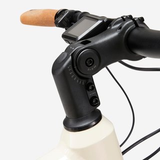 Bicicleta eléctrica trekking motor central cuadro bajo