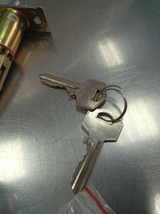 Juego de pomos de puerta con cerradura