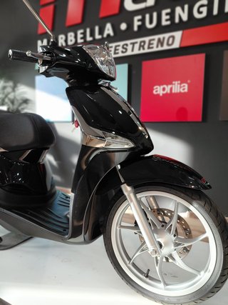 Piaggio Liberty 125 Negra