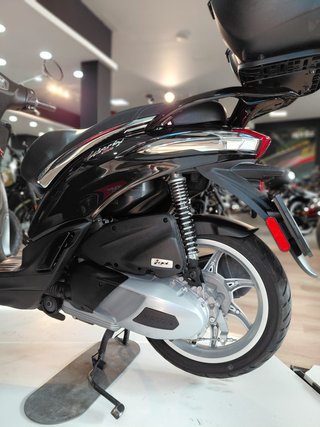 Piaggio Liberty 125 Negra