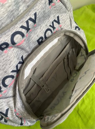 Mochila Roxy gris nueva con etiquetas