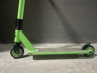 Patinete infantil verde