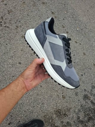 Scarpe uomo grigie e bianche