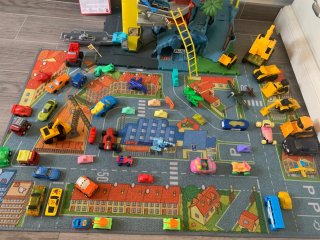 Alfombra niños, parking, vehículos de juguete 35€