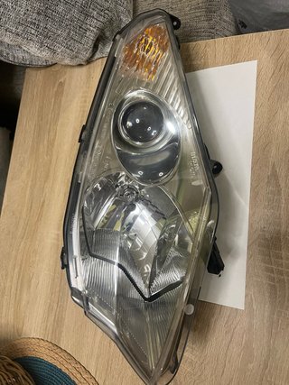 Faro Izquierdo Peugeot Satelis.