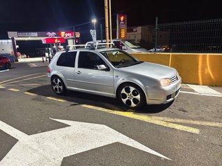 Volkswagen Golf 2000