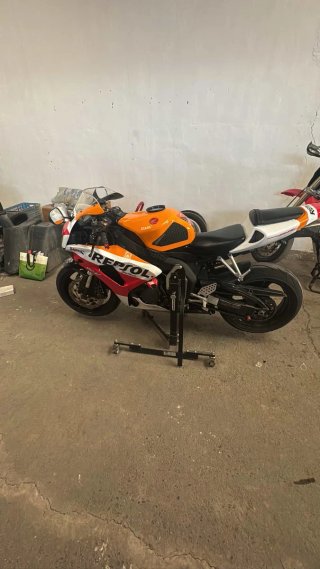Honda CBR 1000RR Fireblade 2007
