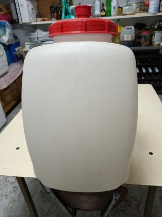 Depósito plástico 60L para bebidas alimentarias