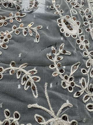 Manteletas Falleras Blancas y Doradas