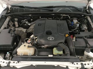 Toyota Hilux 2.5 D-4D Cabina Doble GX Aire acond.