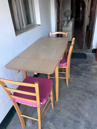 Mesa de cocina plegable y 2 sillas