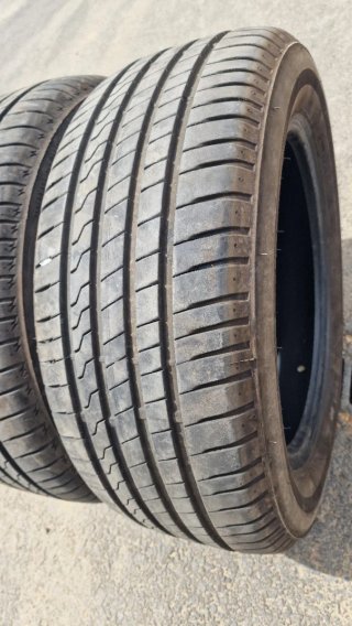 Neumáticos 215/55/16