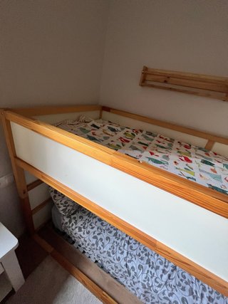 Estructura Cama KURA IKEA reversible + somier