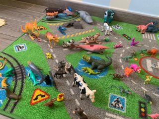 Alfombra niños con lote dinosaurios y animales 35€