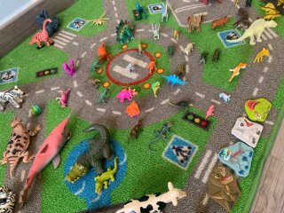 Alfombra niños con lote dinosaurios y animales 35€