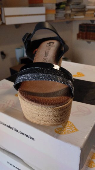 Sandalias cuña negras y plateadas