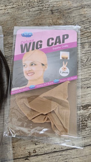 Peluca Castaña Corta + Redecilla Wig Cap