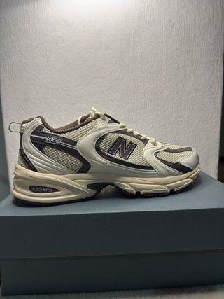 New Balance 530 sneakers bianche e marroni