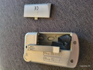 Mini radio FM escáner plateada
