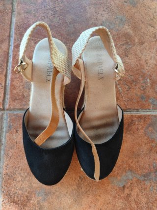 Alpargatas Beige y Negras Talla 39