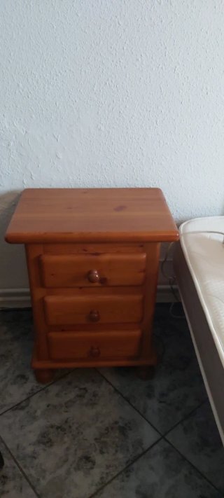 Cajonera rústica madera + 2 mesitas noche