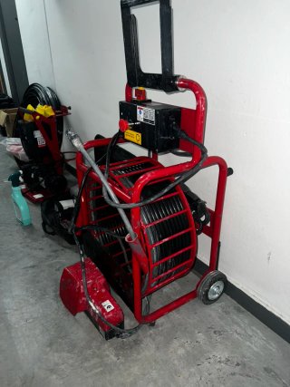 Máquina para reparar tuberías