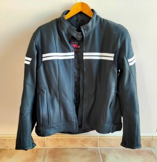 Chaqueta de moto negra
