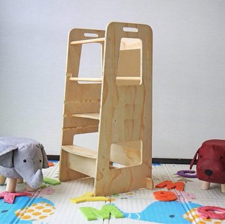 Torre di apprendimento Montessori con lavagna
