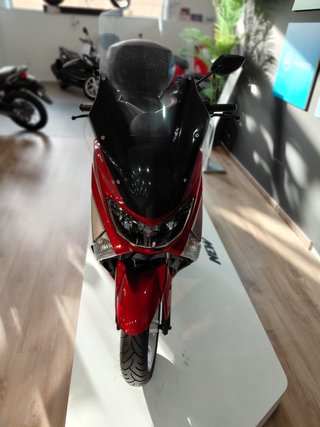 Yamaha NMAX 125 Roja