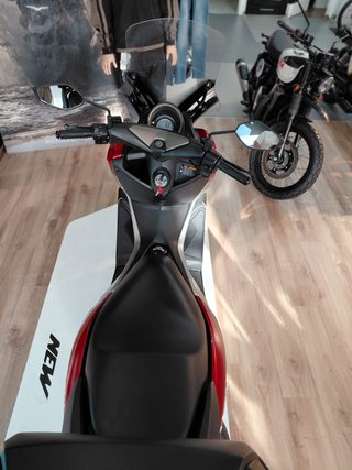 Yamaha NMAX 125 Roja
