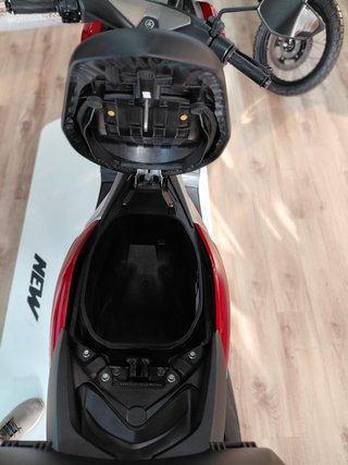 Yamaha NMAX 125 Roja