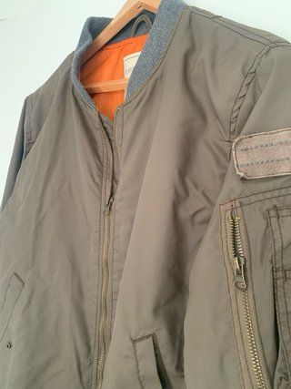 Cazadora Bomber Verde Oliva Talla L. Easy Wear