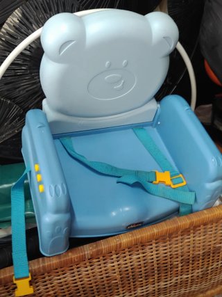 Alzador silla comida Chicco azul