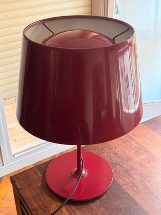 Lámpara de mesa Ikea roja