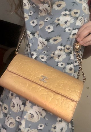 Portafoglio Chanel Camellia Giallo Oro