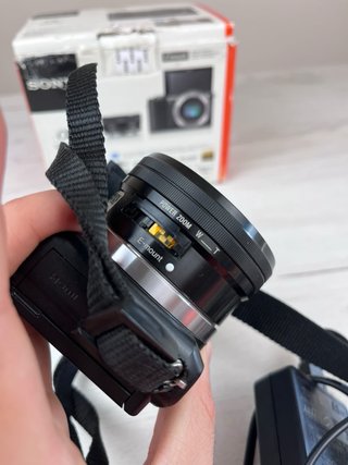 Sony Alpha 5000 + 16-50mm OSS + Caja