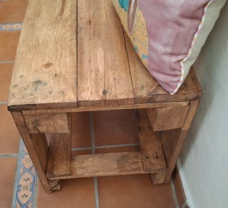 Banco rústico de madera