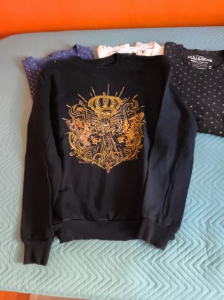 Lote 3 Camisetas y 1 Jersey de chico