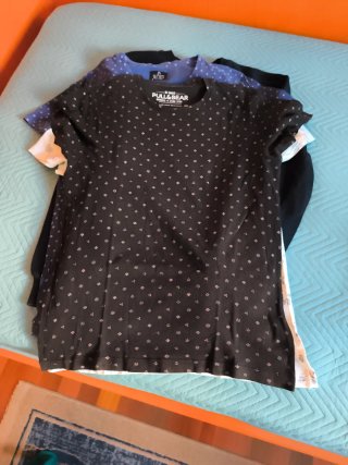 Lote 3 Camisetas y 1 Jersey de chico