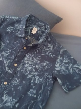 Talla 12 camisa GAP floral azul