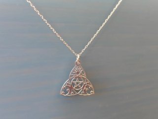 Colgante Plata 925 Triqueta con pentagrama