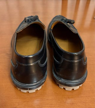 Zapatos de vestir negros con borlas