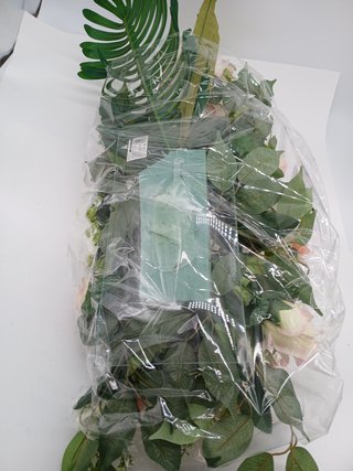 Centro Fiori Artificiali Cimitero DRW, Santi, Anniversari Salmone Allungato e Toni Bianchi 1