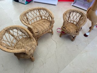 Lote de Barbies y accesorios